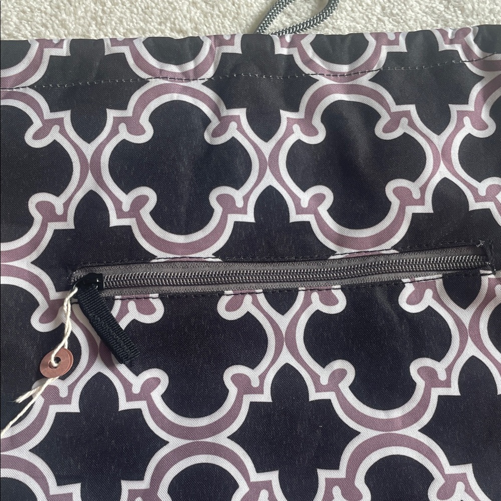 Nwot Black And White Patterned Drawstring Backpack - image 2